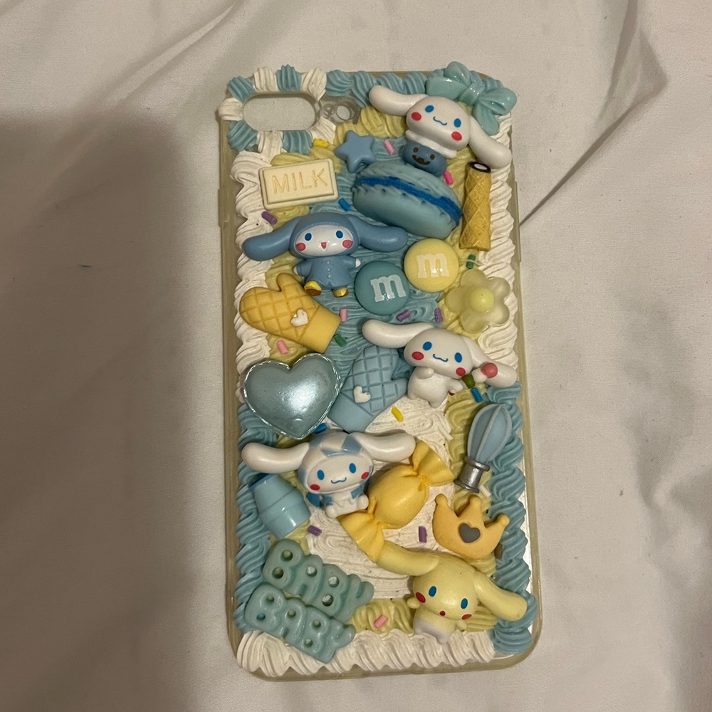 Iphone 8 plus Decoden Cinnamon Roll case